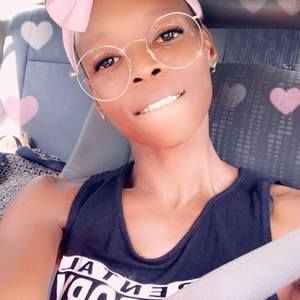 Meet your Posher, Monique